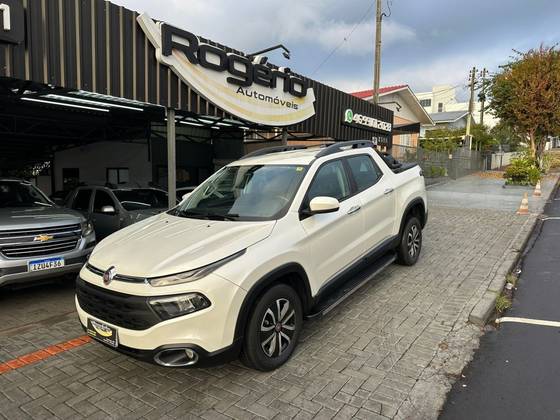 FIAT TORO 1.8 16V EVO FLEX FREEDOM AT6 FIAT TORO 1.8 16V EVO FLEX FREEDOM AT6